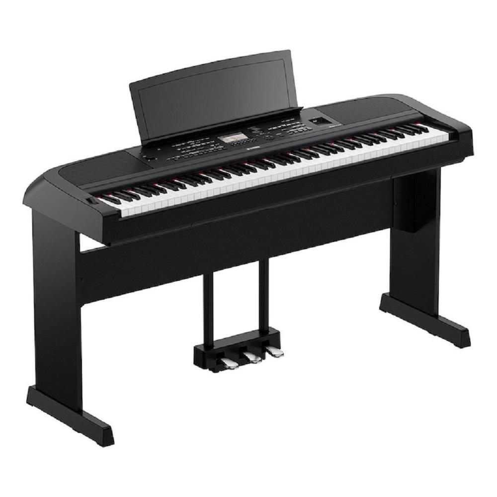 Yamaha DGX670 - 88 note Portable Digital Grand Piano Set